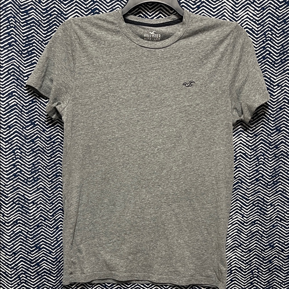 Hollister Men's Heather Gray Tee